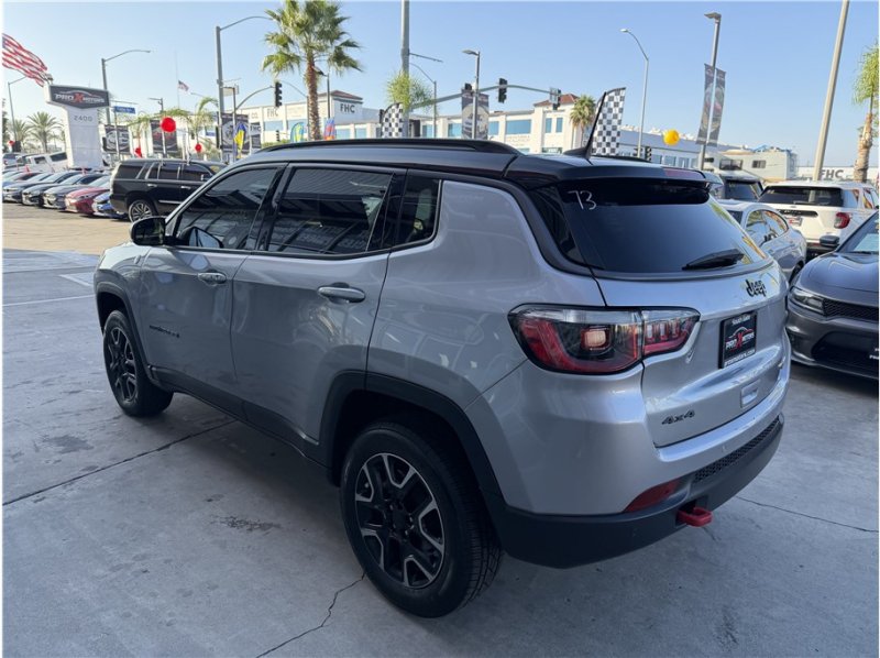Used 2019 Jeep Compass Trailhawk w/ Leather Interior Group AWD/4WD image 11
