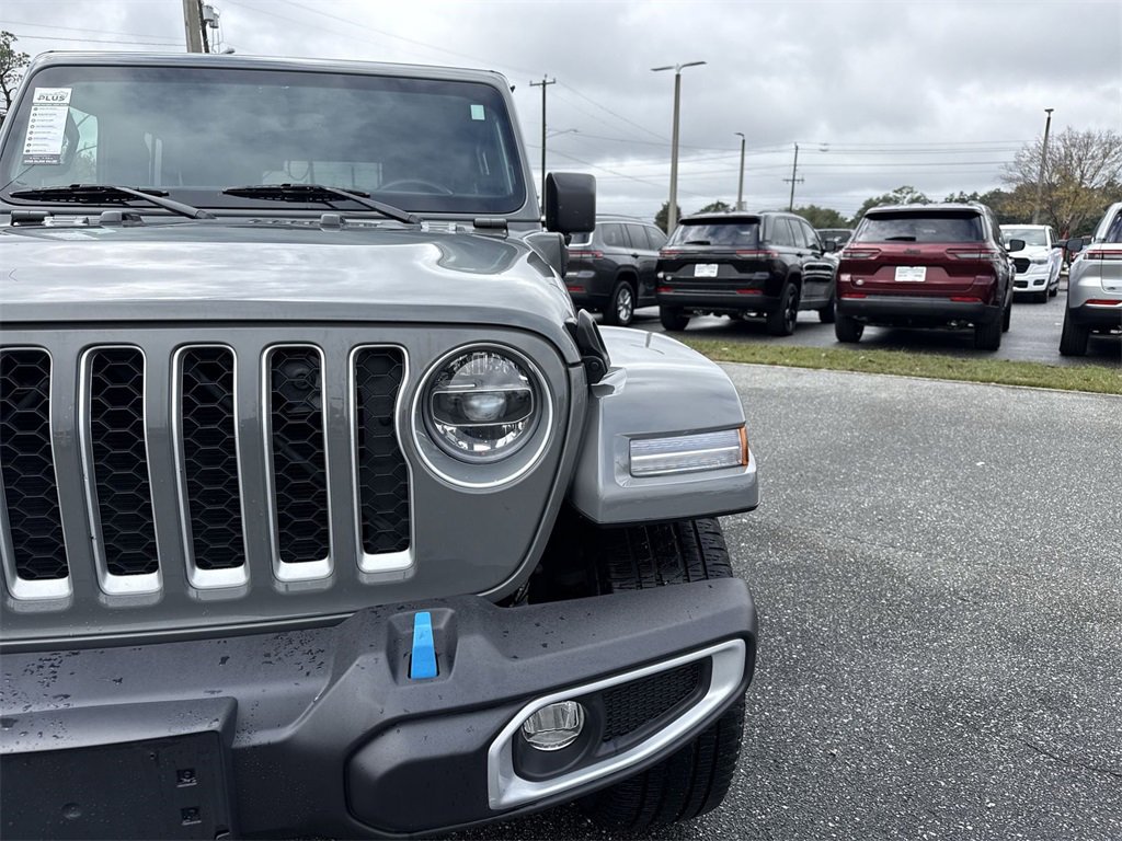 Used 2022 Jeep Wrangler Unlimited Sahara w/ Cold Weather Group image 9