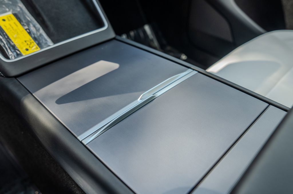 Used 2026 Tesla Model Y Long Range image 11