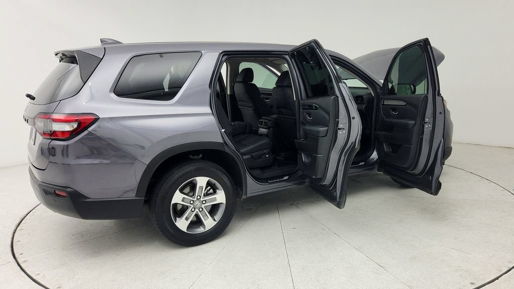 Used 2025 Honda Pilot EX-L image 13