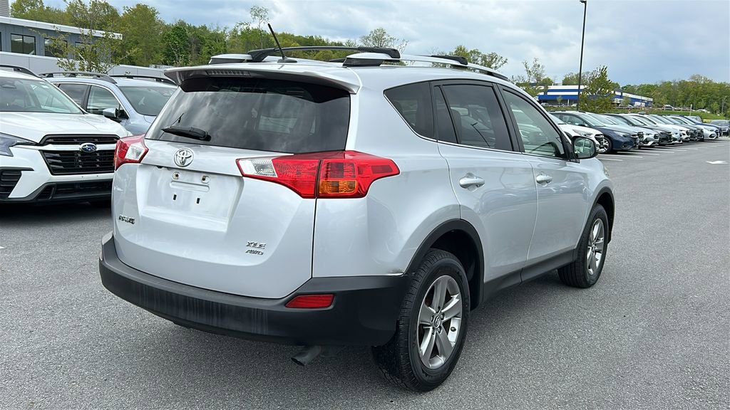 Used 2015 Toyota RAV4 XLE AWD/4WD image 4