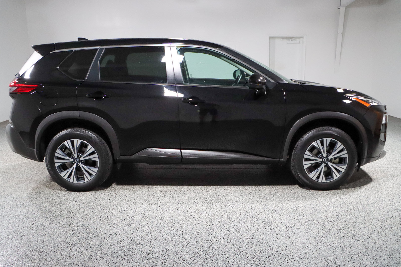 Used 2022 Nissan Rogue SV AWD/4WD image 6