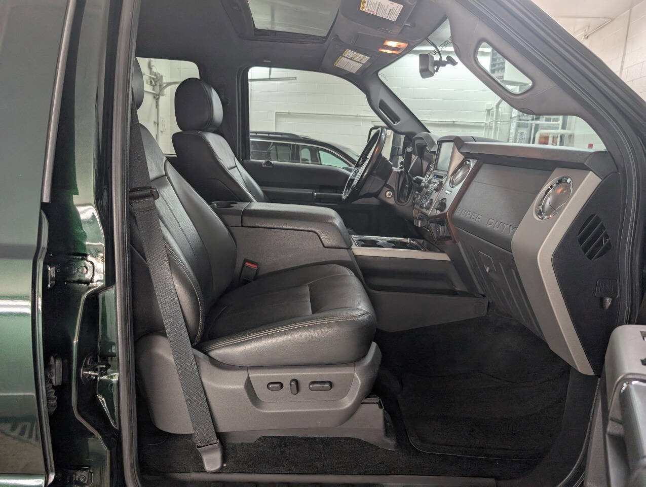 Used 2016 Ford F250 Lariat w/ Lariat Ultimate Package image 20