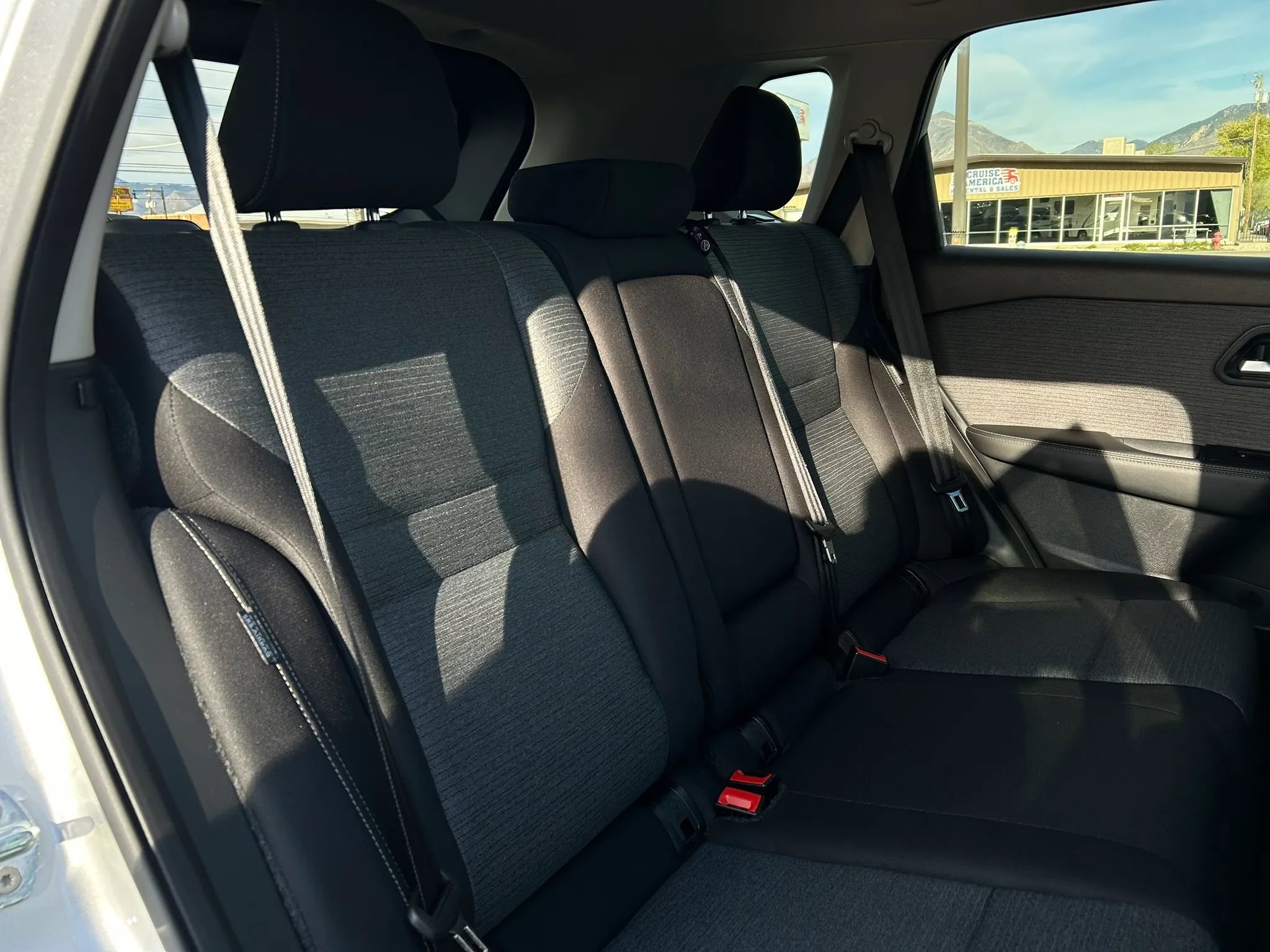 Used 2023 Nissan Rogue SV image 23