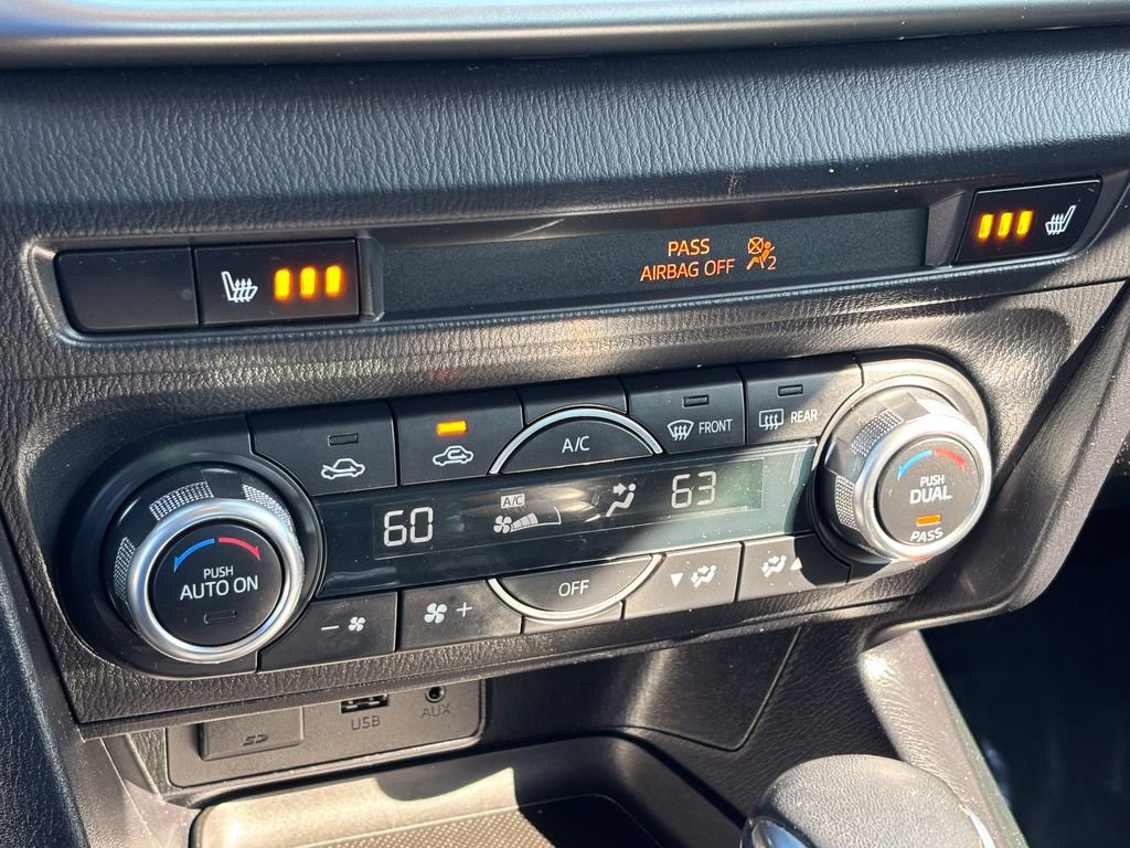 Used 2018 MAZDA MAZDA3 Touring image 23