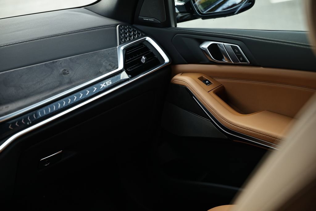 New 2026 BMW X5 xDrive40i w/ M Sport Package image 31