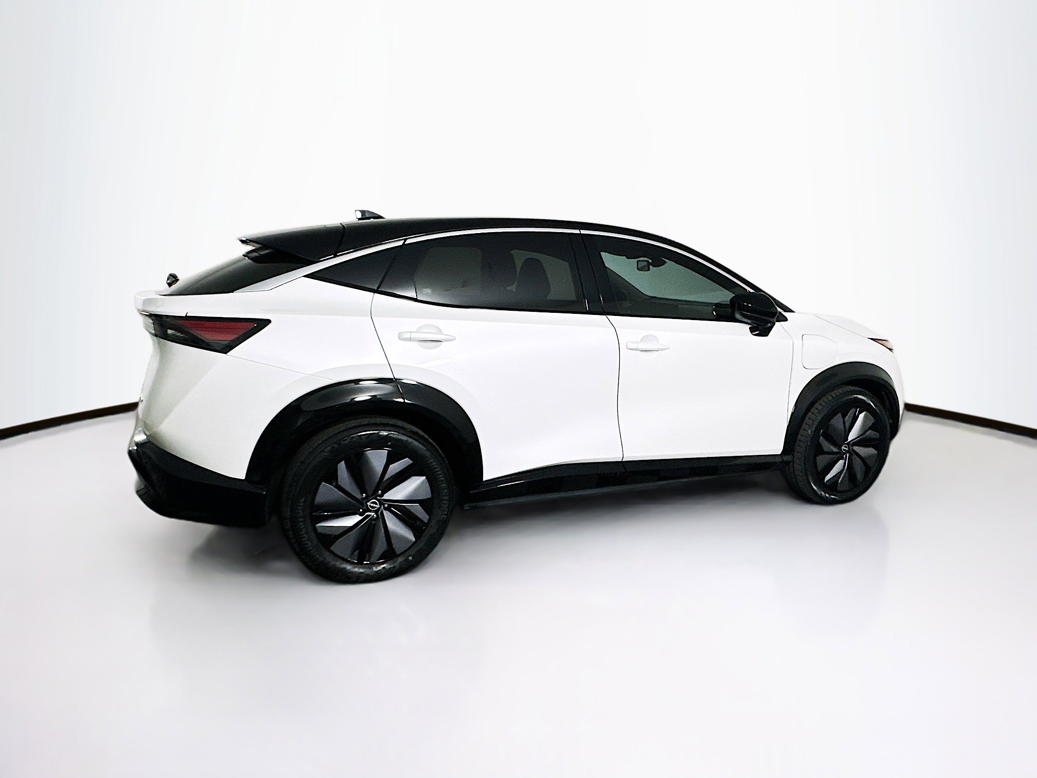 Used 2023 Nissan Ariya VENTURE+ image 10