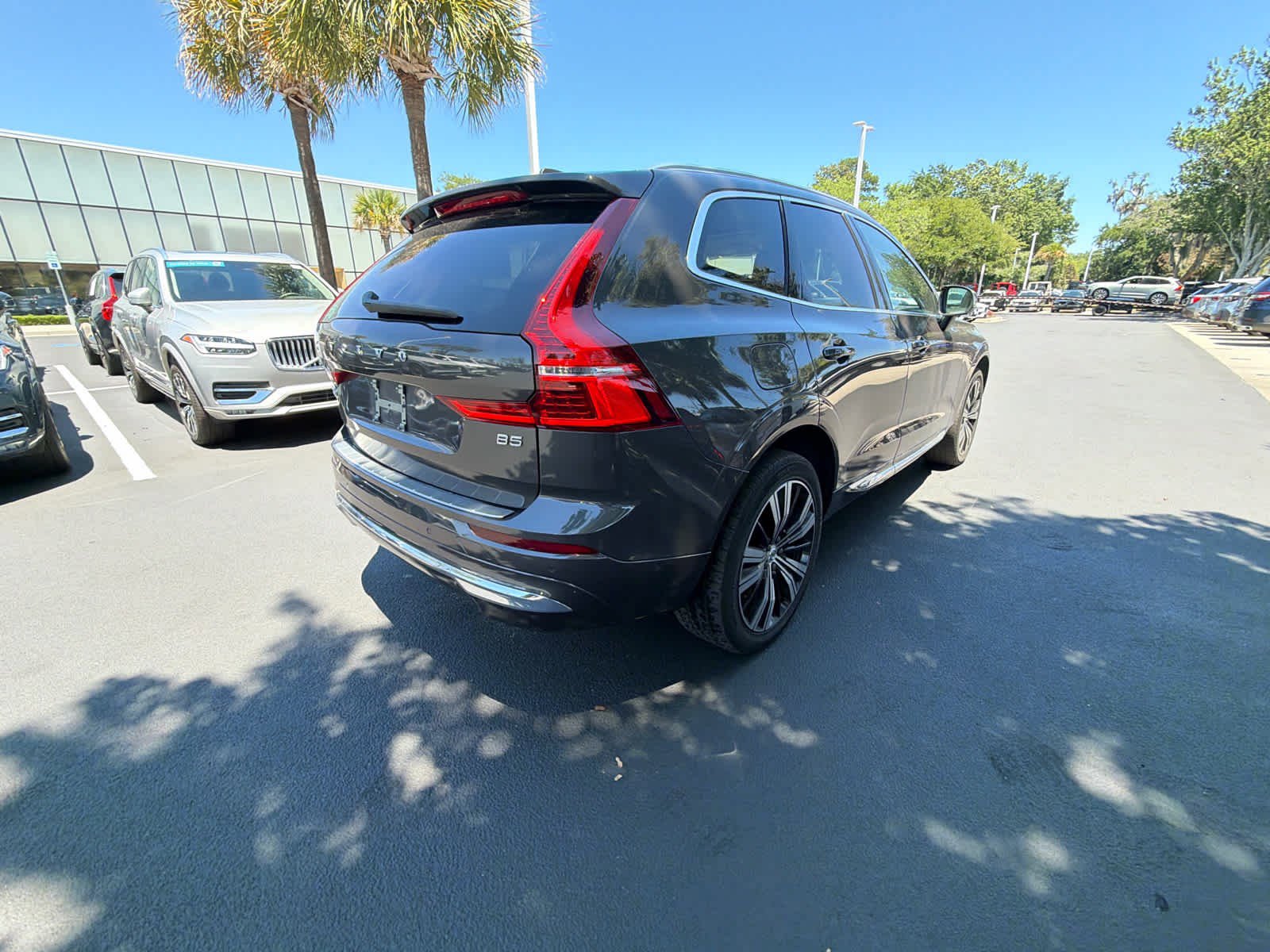 Used 2023 Volvo XC60 B5 Plus w/ Protection Package Premier FWD image 15