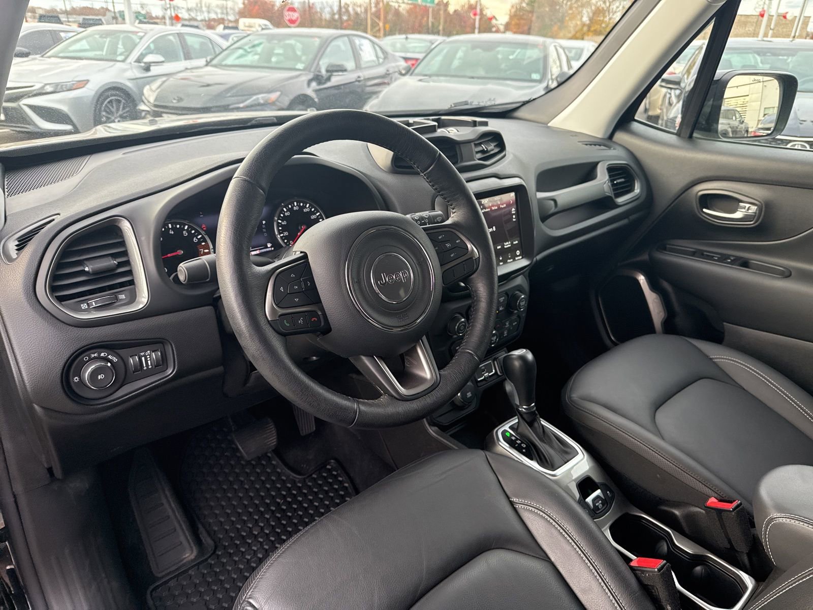 Used 2022 Jeep Renegade Limited image 11