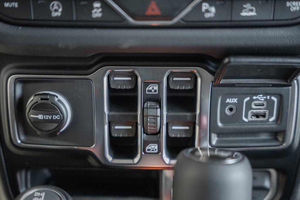New 2026 Jeep Wrangler Unlimited Sahara AWD/4WD image 25