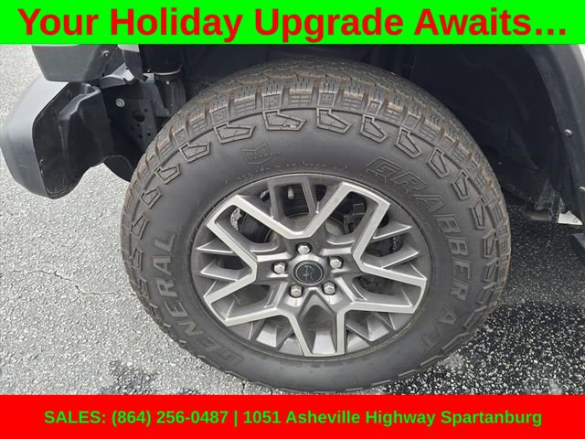Used 2024 Jeep Wrangler Sahara image 14