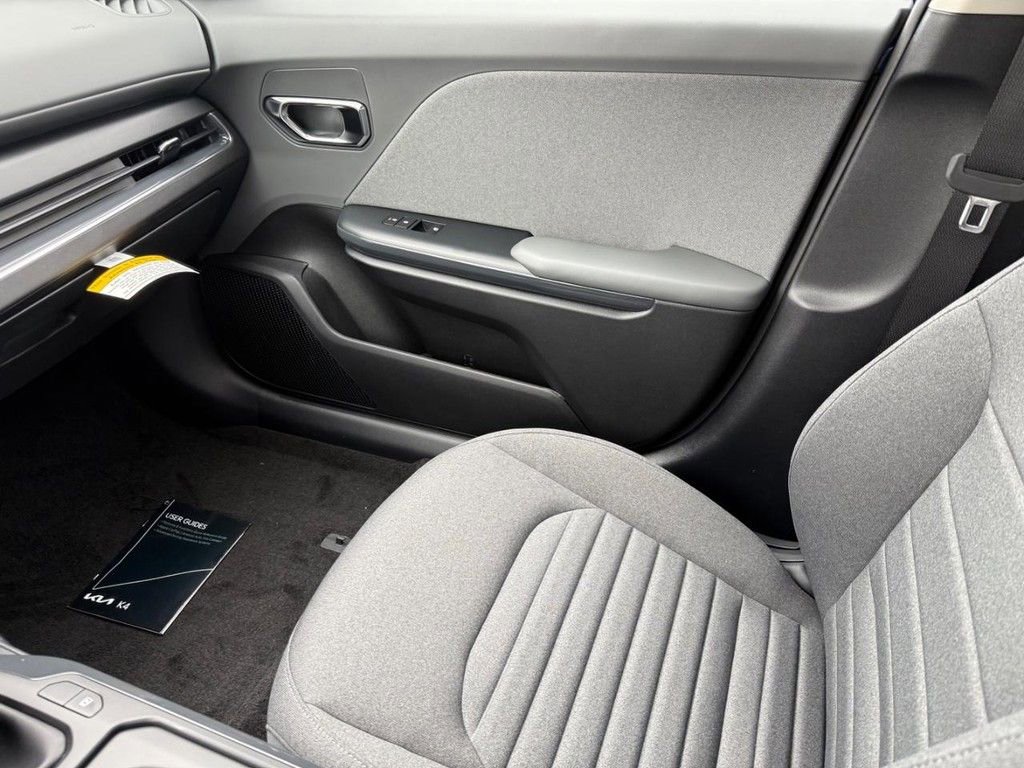 New 2025 Kia K4 EX image 18