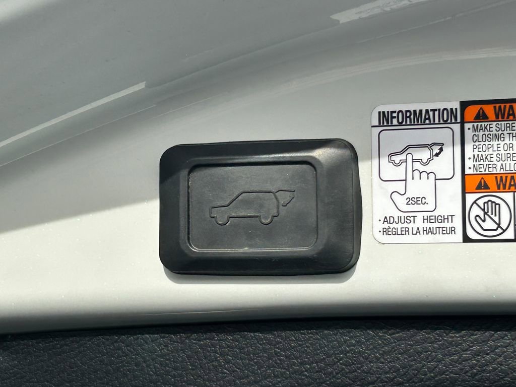 Used 2015 Toyota RAV4 Limited w/ Technology Package image 35