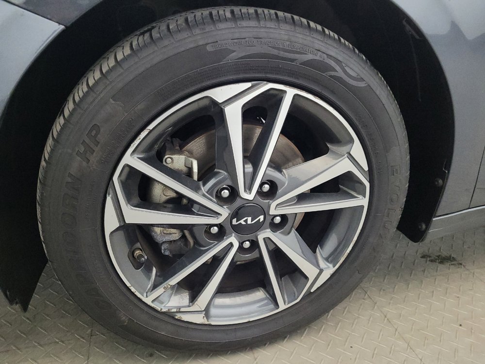 Used 2023 Kia Forte LXS FWD image 31