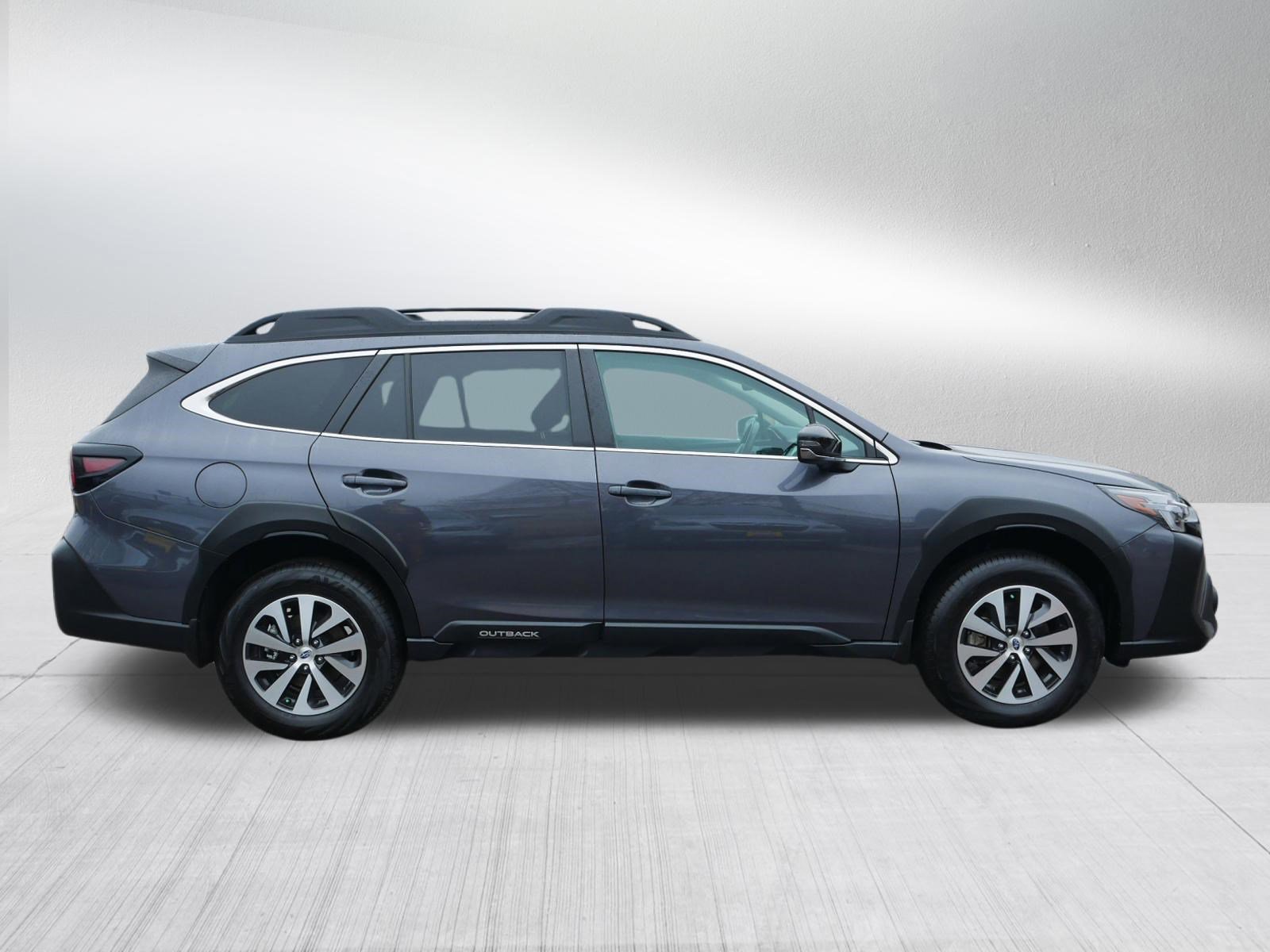 Used 2025 Subaru Outback Premium image 8