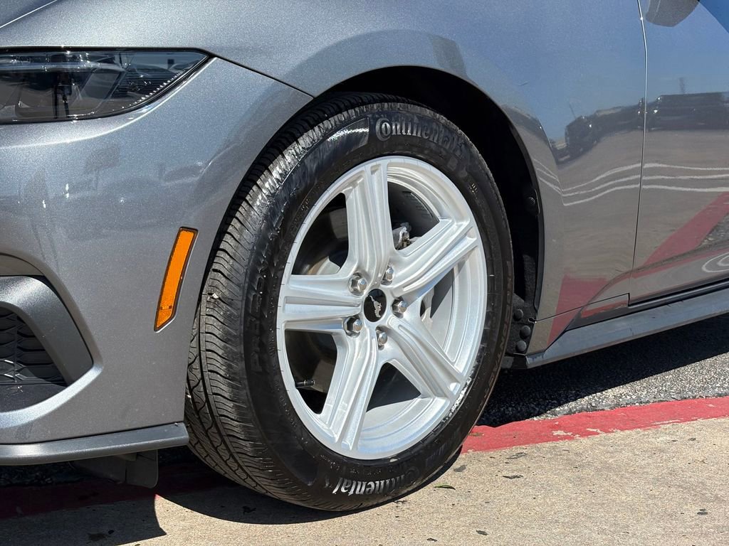 Used 2026 Ford Mustang Premium RWD image 9