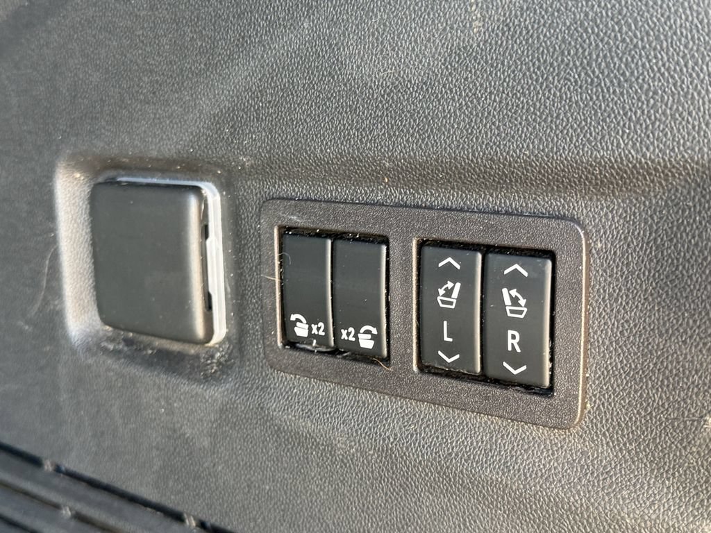 Used 2023 GMC Yukon XL Denali w/ LPO, Floor Liner Package AWD/4WD image 48