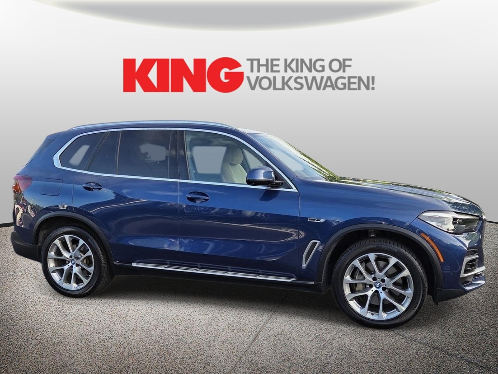 Used 2022 BMW X5 xDrive45e w/ Climate Comfort Package AWD/4WD image 2