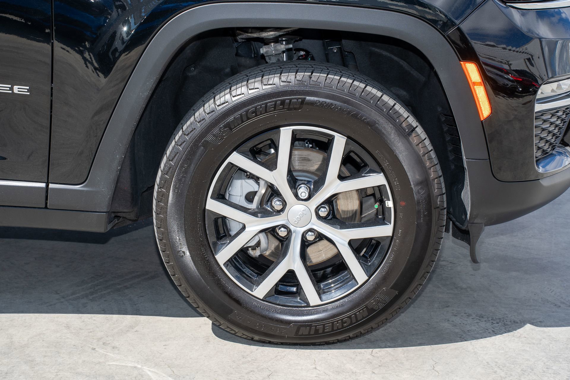 Used 2025 Jeep Grand Cherokee Limited image 39