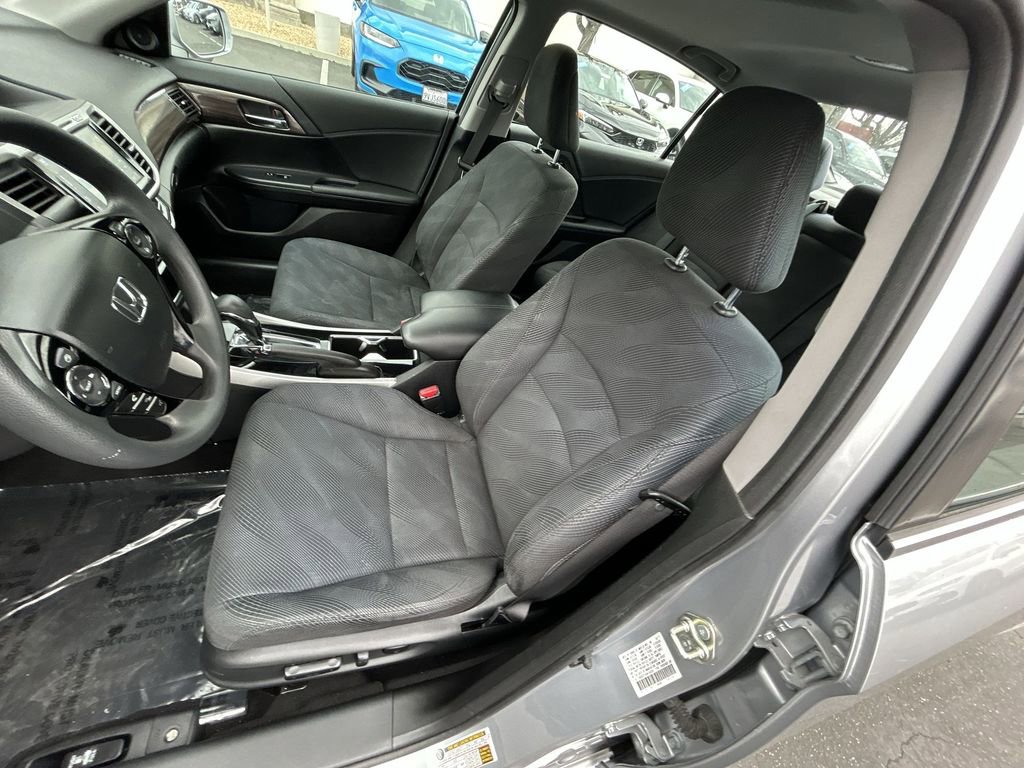 Used 2017 Honda Accord EX image 11