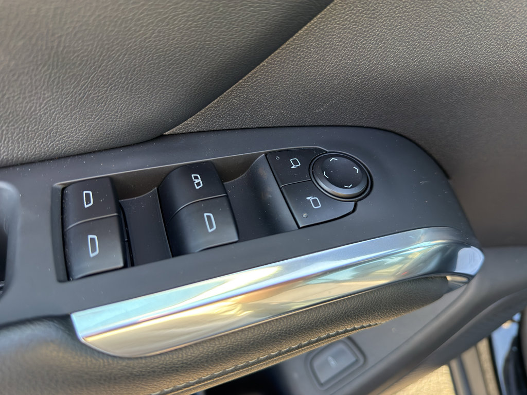 Used 2025 Chevrolet Traverse LT image 15