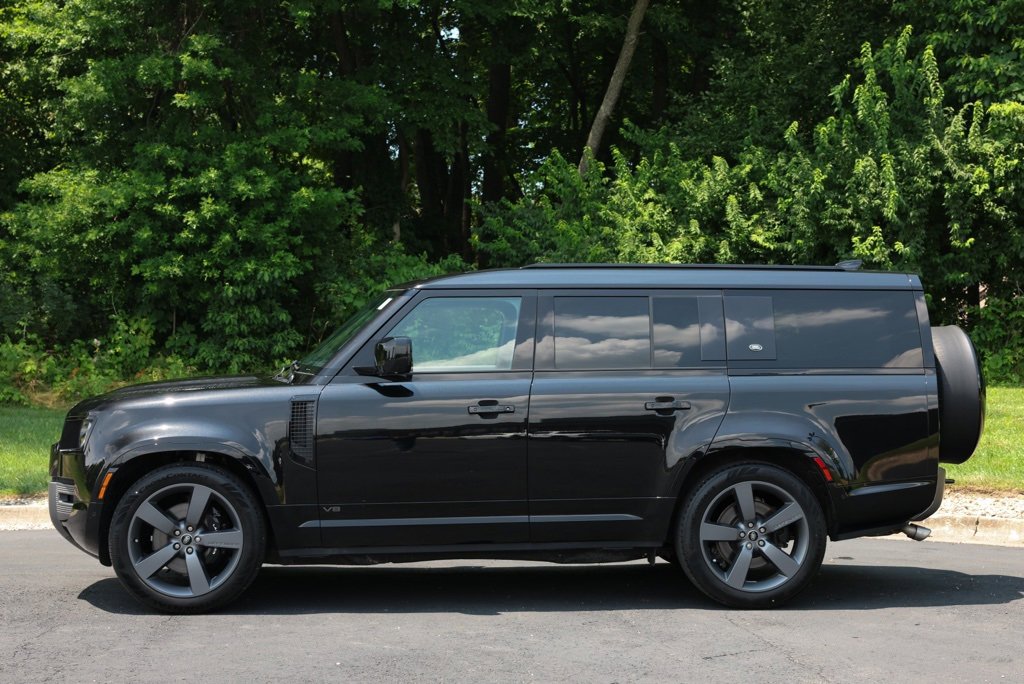 Used 2024 Land Rover Defender 130 V8 image 10