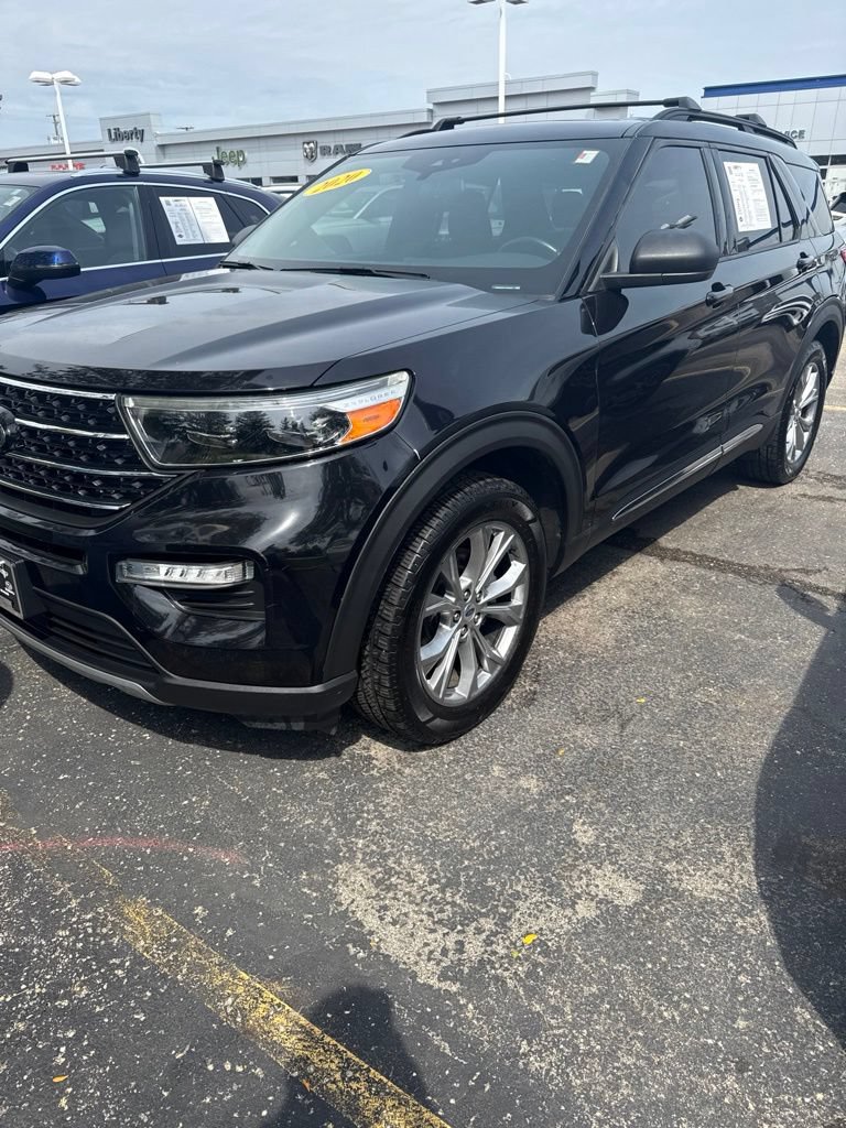 Used 2020 Ford Explorer XLT w/ Equipment Group 202A AWD/4WD image 2