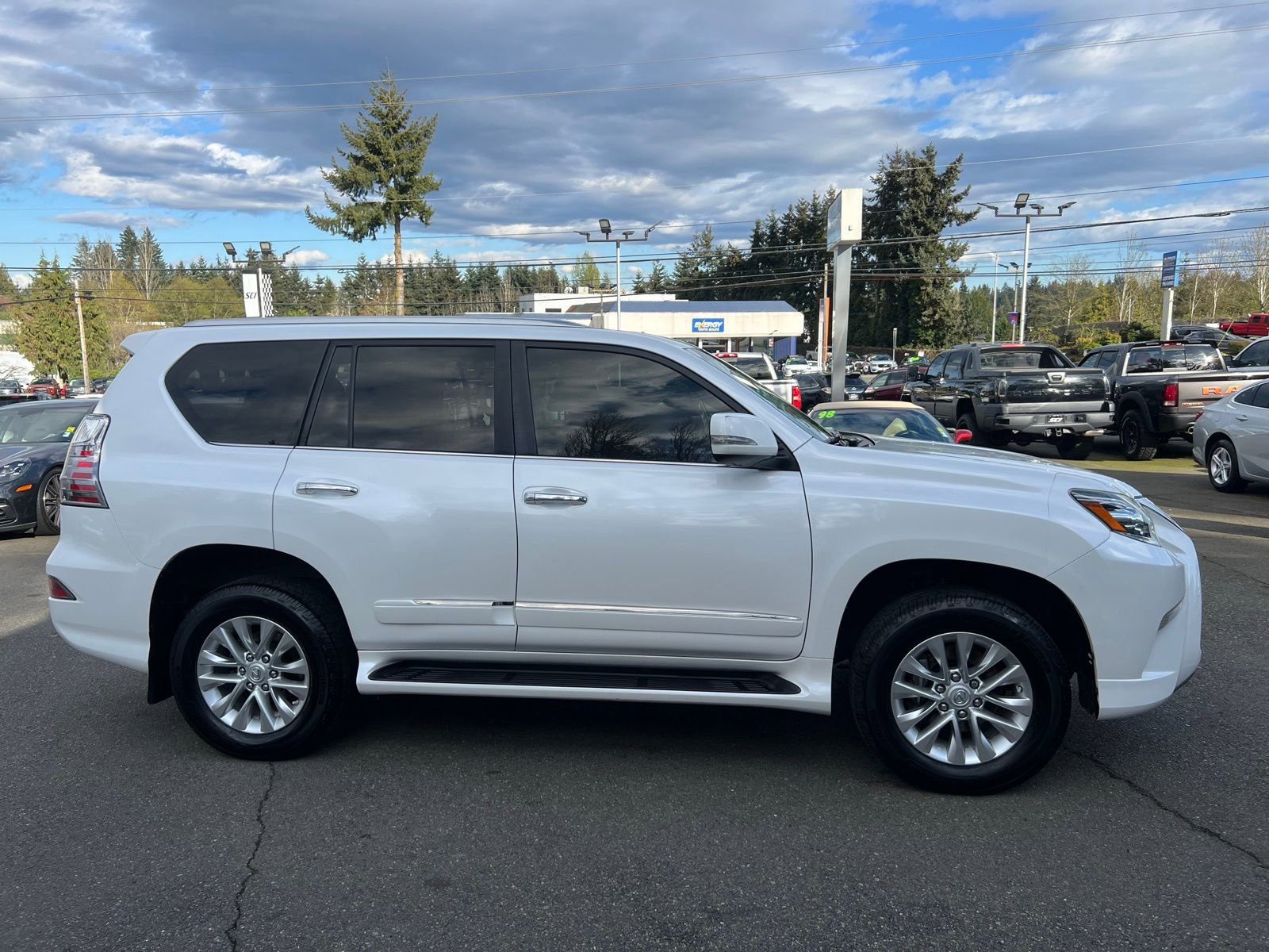 Used 2016 Lexus GX 460 w/ Comfort Package AWD/4WD image 6
