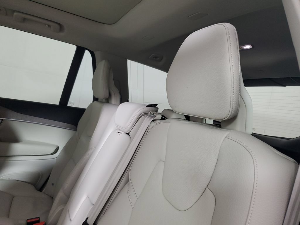 Certified 2023 Volvo XC90 B6 Core w/ Protection Package Premier AWD/4WD image 15