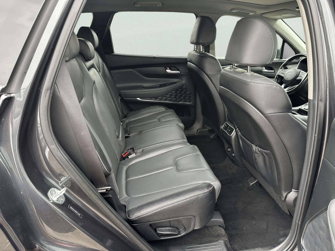 Used 2022 Hyundai Santa Fe SEL w/ Convenience + Premium Package AWD/4WD image 17