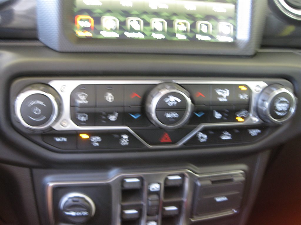 Used 2023 Jeep Wrangler Unlimited Rubicon 392 w/ Trailer Tow Package AWD/4WD image 20