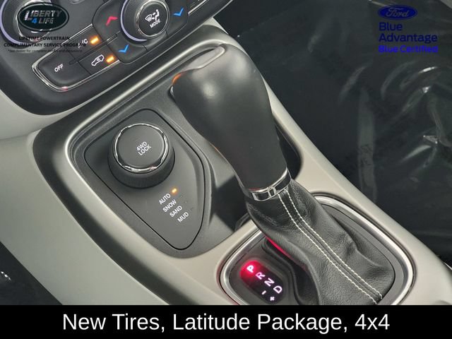 Used 2020 Jeep Compass Latitude w/ Cold Weather Group AWD/4WD image 22