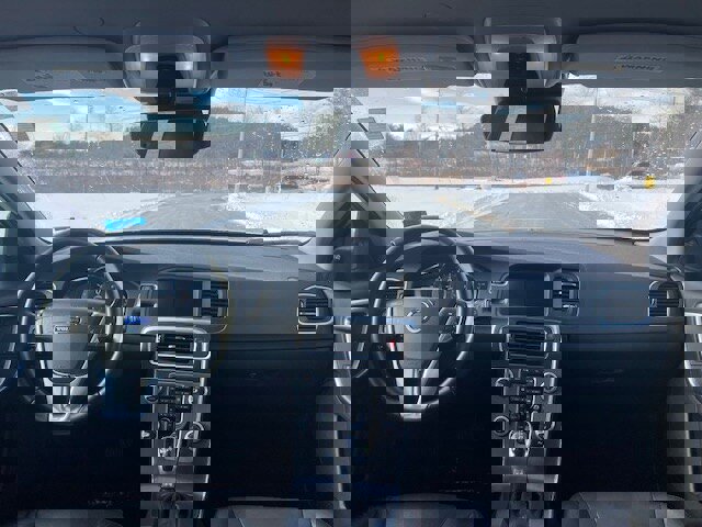 Used 2016 Volvo V60 T5 Premier image 11