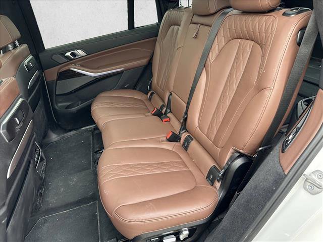 Used 2025 BMW X7 M60i image 14