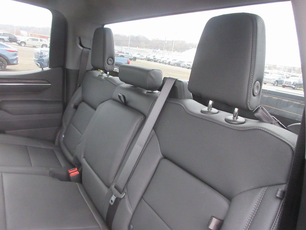 New 2026 GMC Sierra 1500 SLT w/ SLT Convenience Package image 15