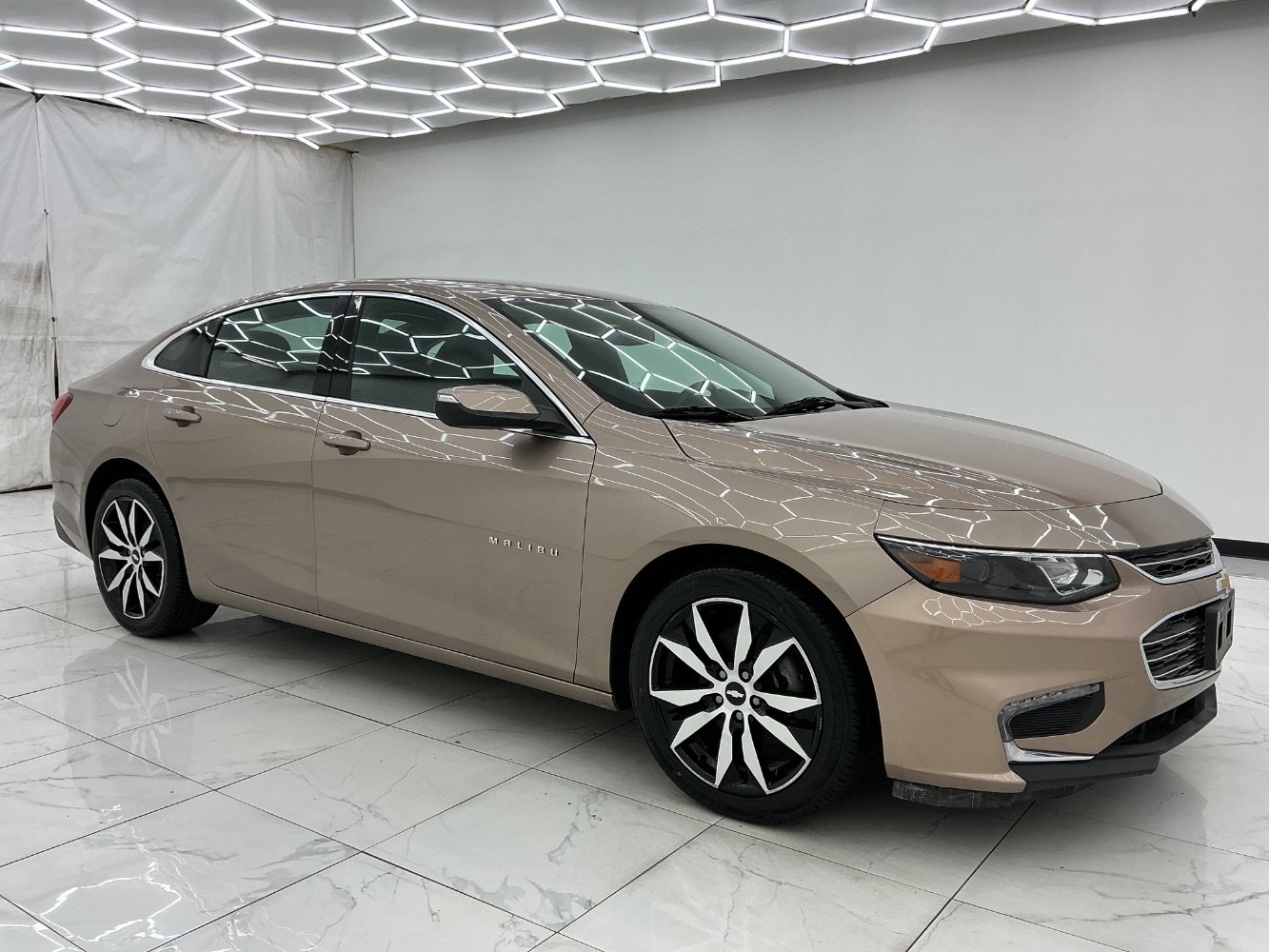 Used 2018 Chevrolet Malibu LT FWD image 7