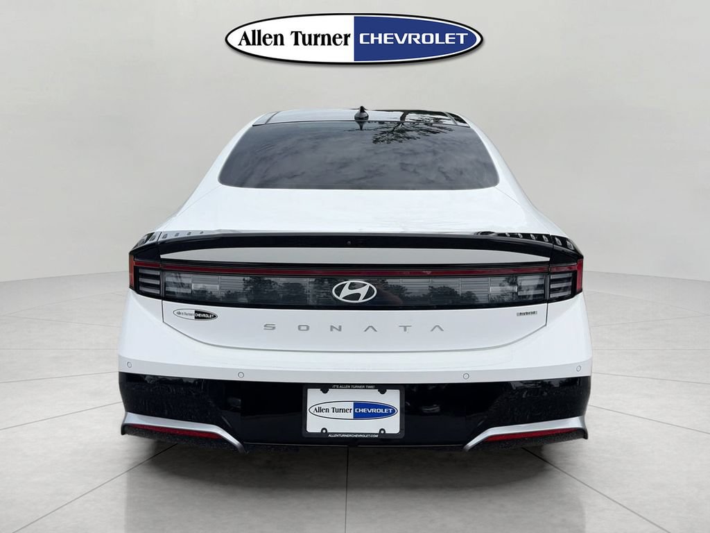 Used 2025 Hyundai Sonata Limited FWD image 5