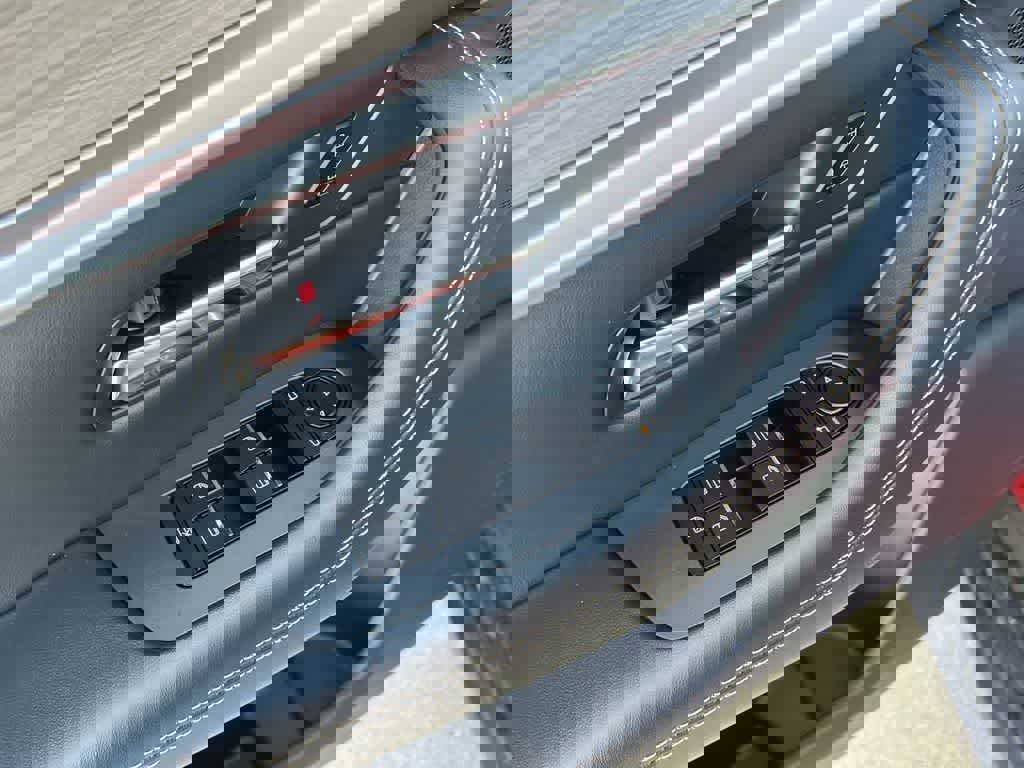 Certified 2025 MAZDA CX-90 Plug-In Hybrid w/Premium Sport image 16