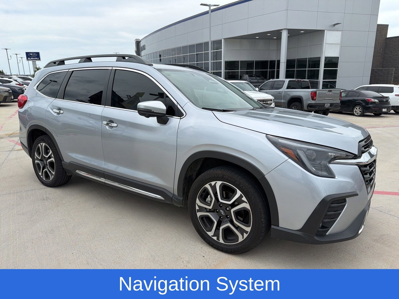 Used 2023 Subaru Ascent Touring AWD/4WD image 2