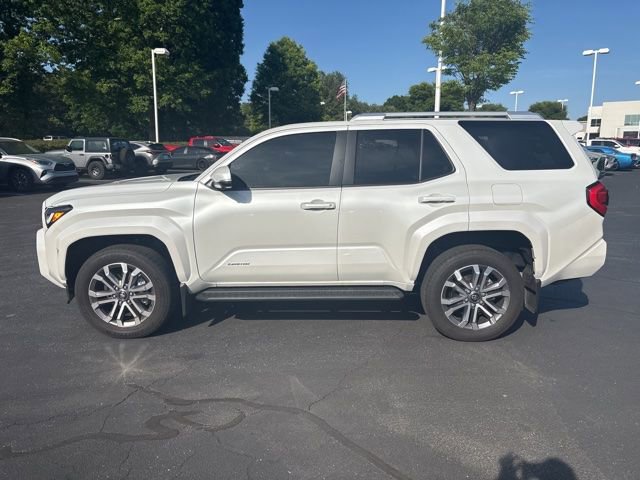 Used 2025 Toyota 4Runner Limited AWD/4WD image 2