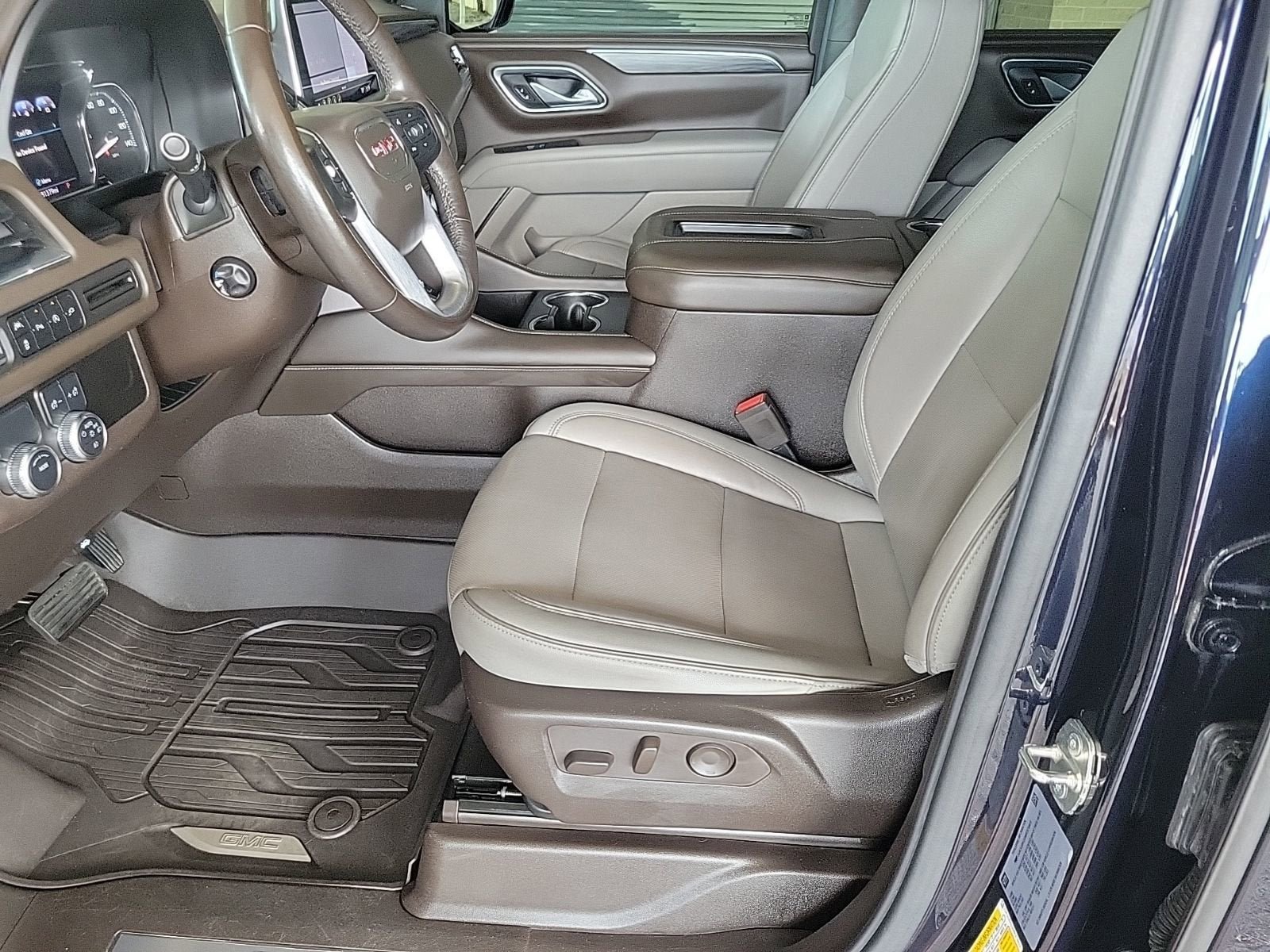 Used 2021 GMC Yukon SLT w/ Rear Media and Nav Package RWD image 12