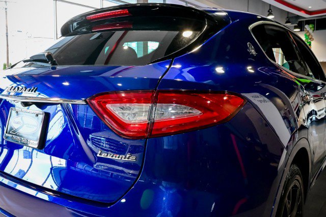 Used 2020 Maserati Levante AWD/4WD image 11