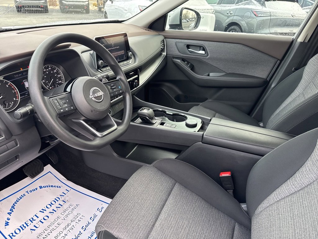 Used 2022 Nissan Rogue SV image 15