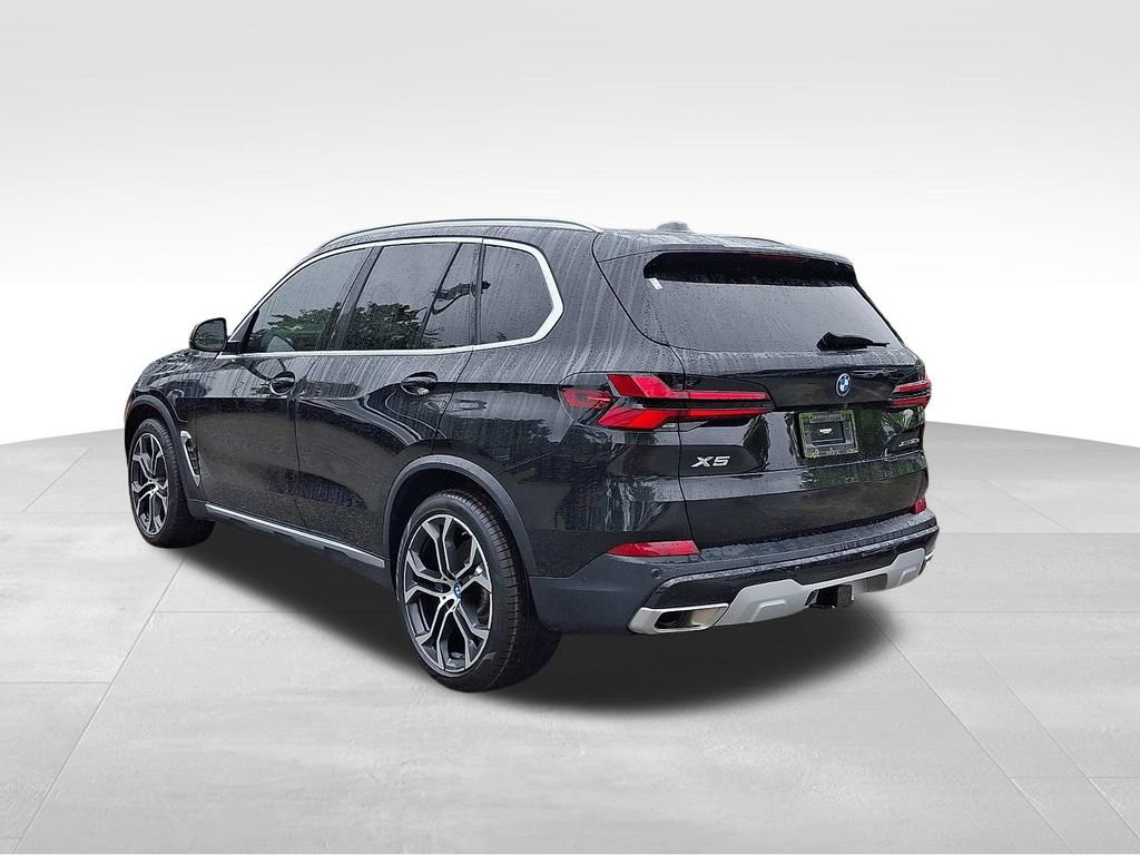 Used 2024 BMW X5 xDrive50e w/ Premium Package AWD/4WD image 4