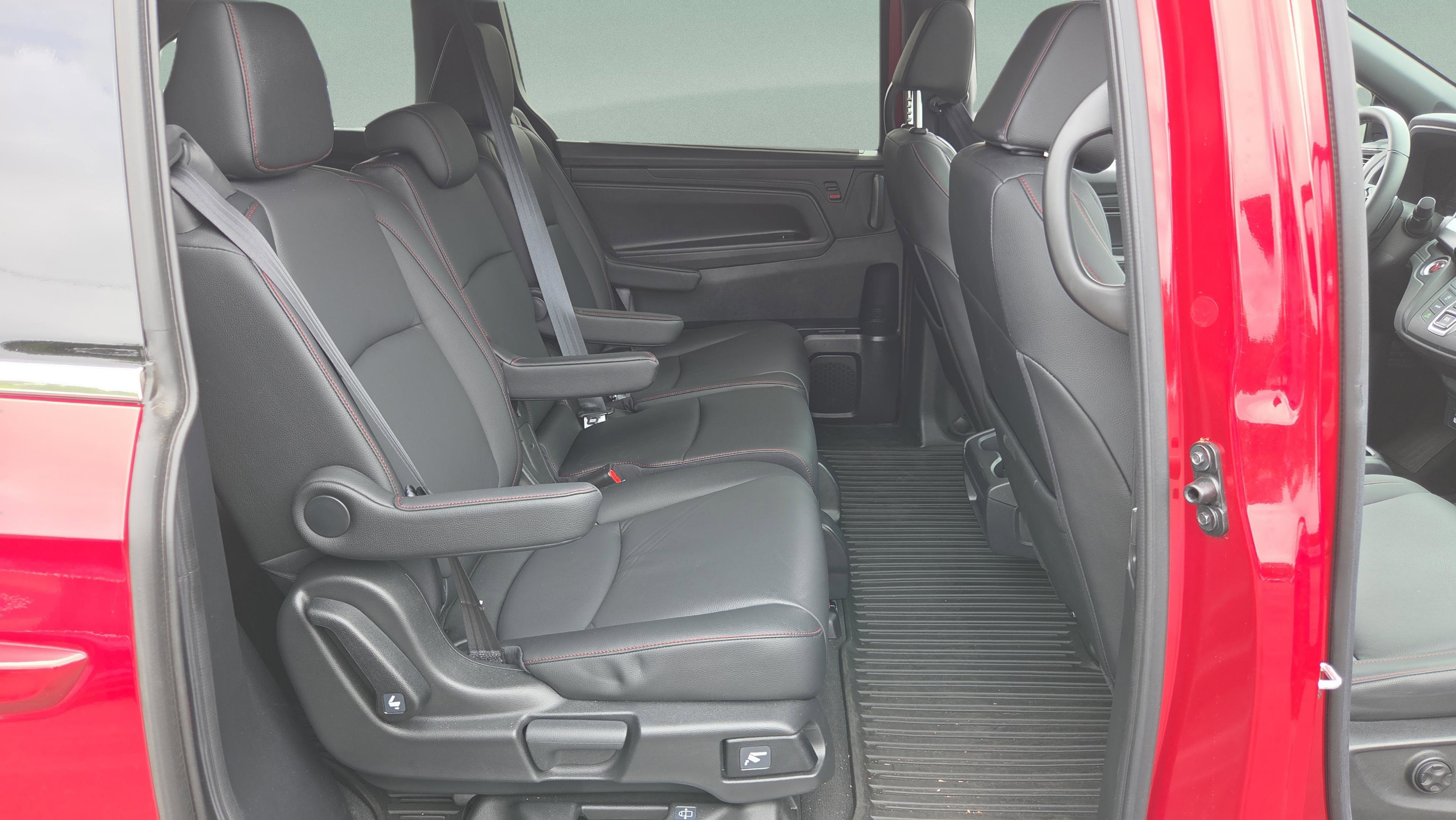 Used 2025 Honda Odyssey Sport-L image 18