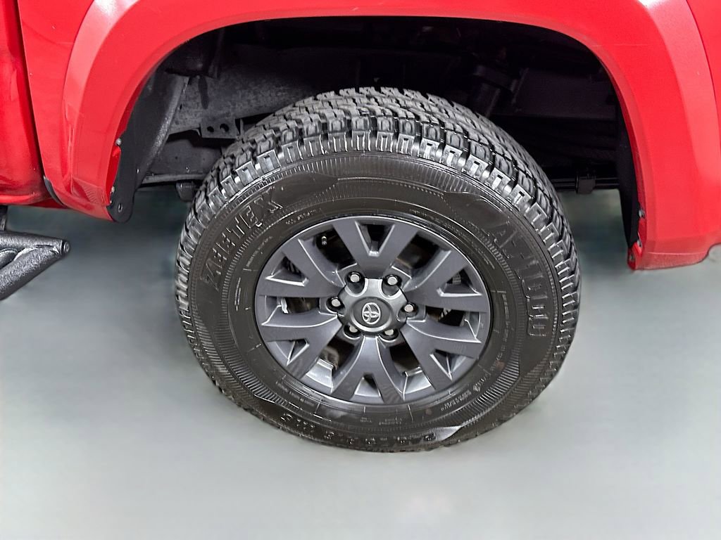 Certified 2023 Toyota Tacoma SR5 w/ SR5 Appearance Package RWD image 33