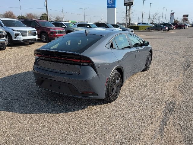 Used 2025 Toyota Prius LE image 17