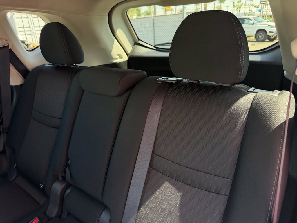 Used 2018 Nissan Rogue SV w/ Premium Package AWD/4WD image 11
