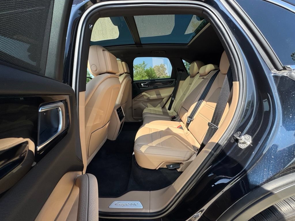 Certified 2023 Porsche Cayenne AWD/4WD image 29
