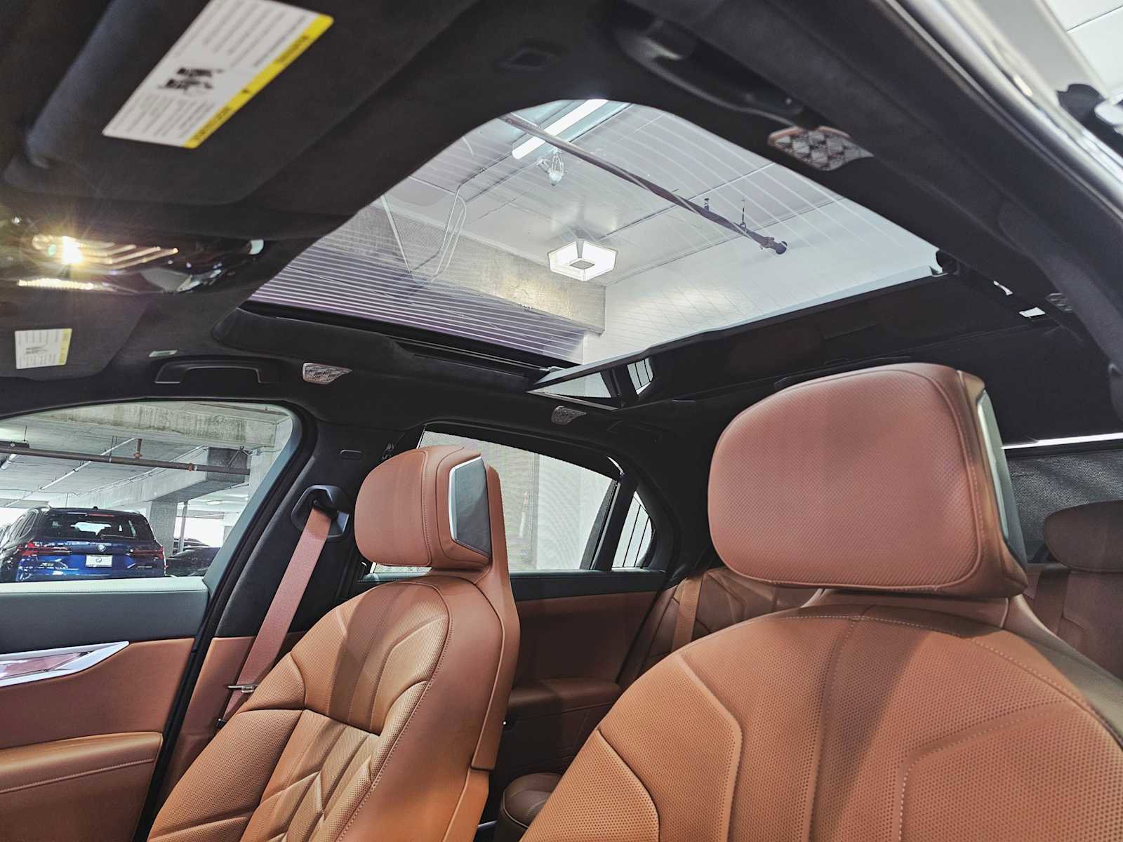 New 2026 BMW 750e xDrive w/ Executive Package image 24